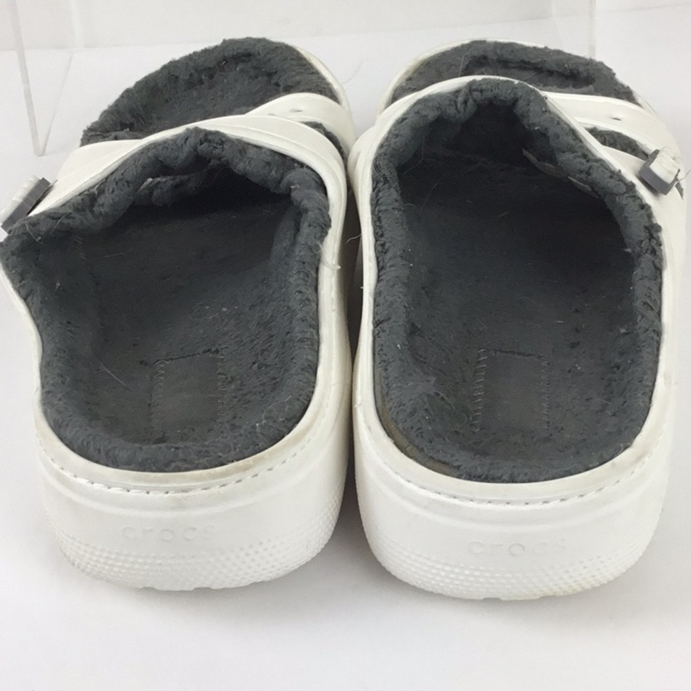 Crocs Fur Lined Sandals (Classic Cozzzy Sandal), Size 8 - Picture 6 of 10